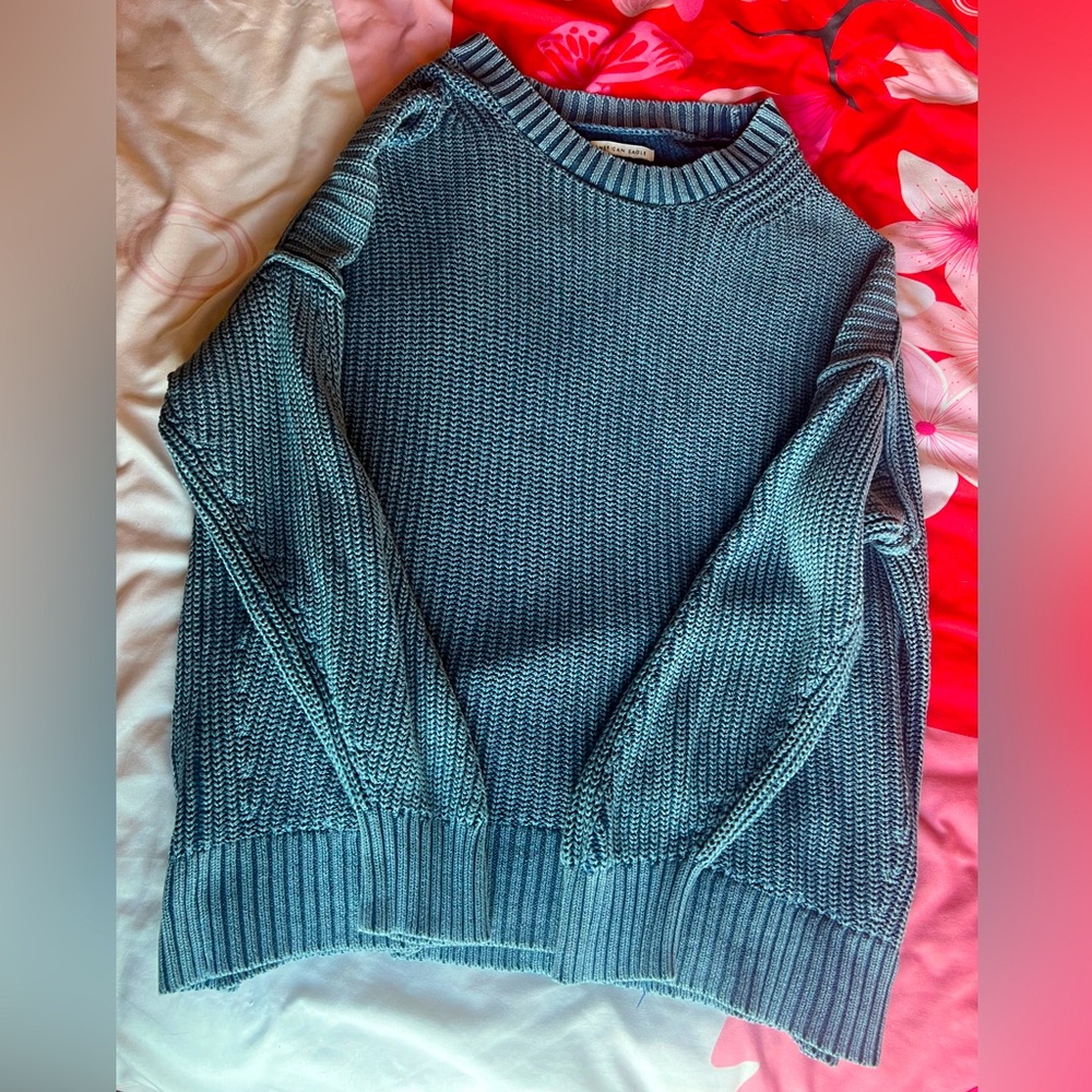 American Eagle women's navy crewneck